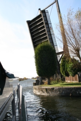Skyhouse Lift Bridge
